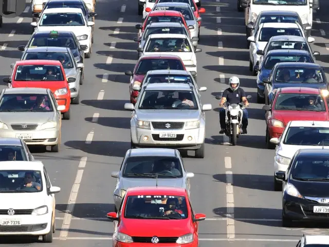 Carro de R$ 5 mil vale a pena? Mecânicos alertam para riscos