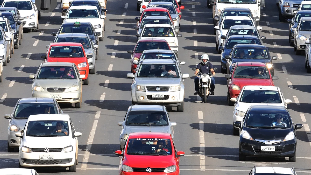 Carro de R$ 5 mil vale a pena? Mecânicos alertam para riscos