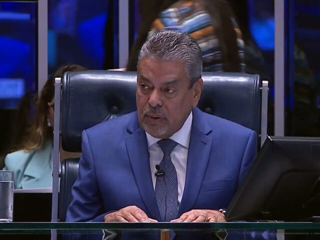 Senado homenageia médicos em sessão pelo Dia do Médico