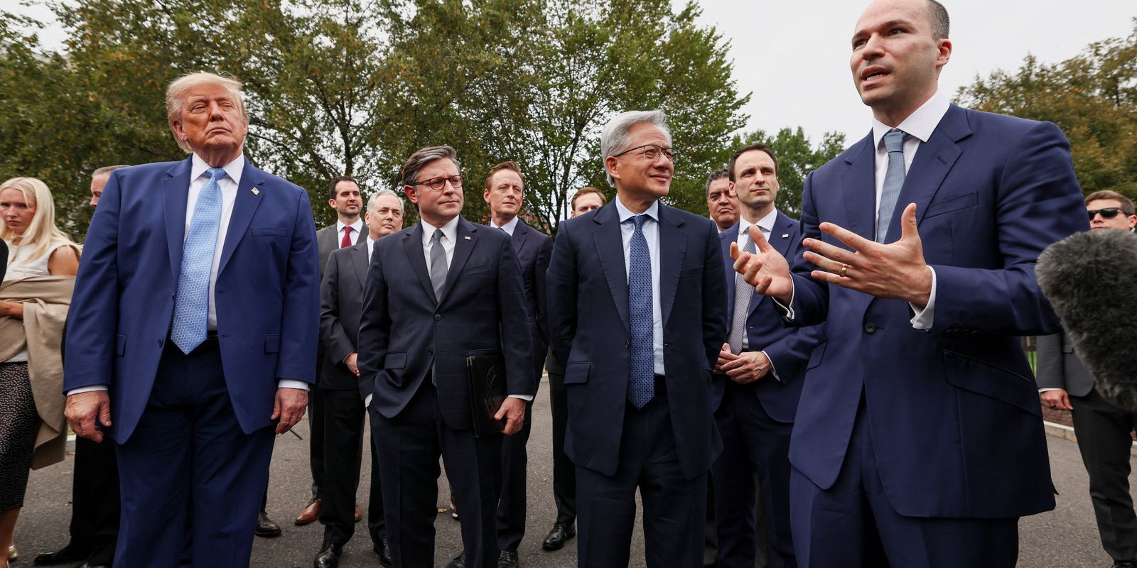 Trump anuncia autorregulação IA big tech nos EUA
