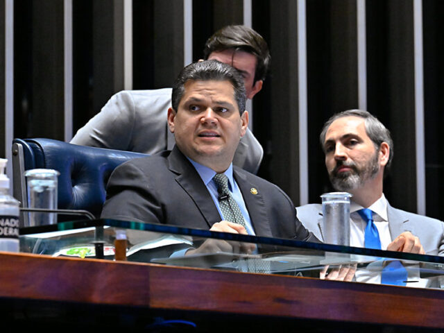 Senado promulga PEC 6x1 e agentes de saúde nesta sexta