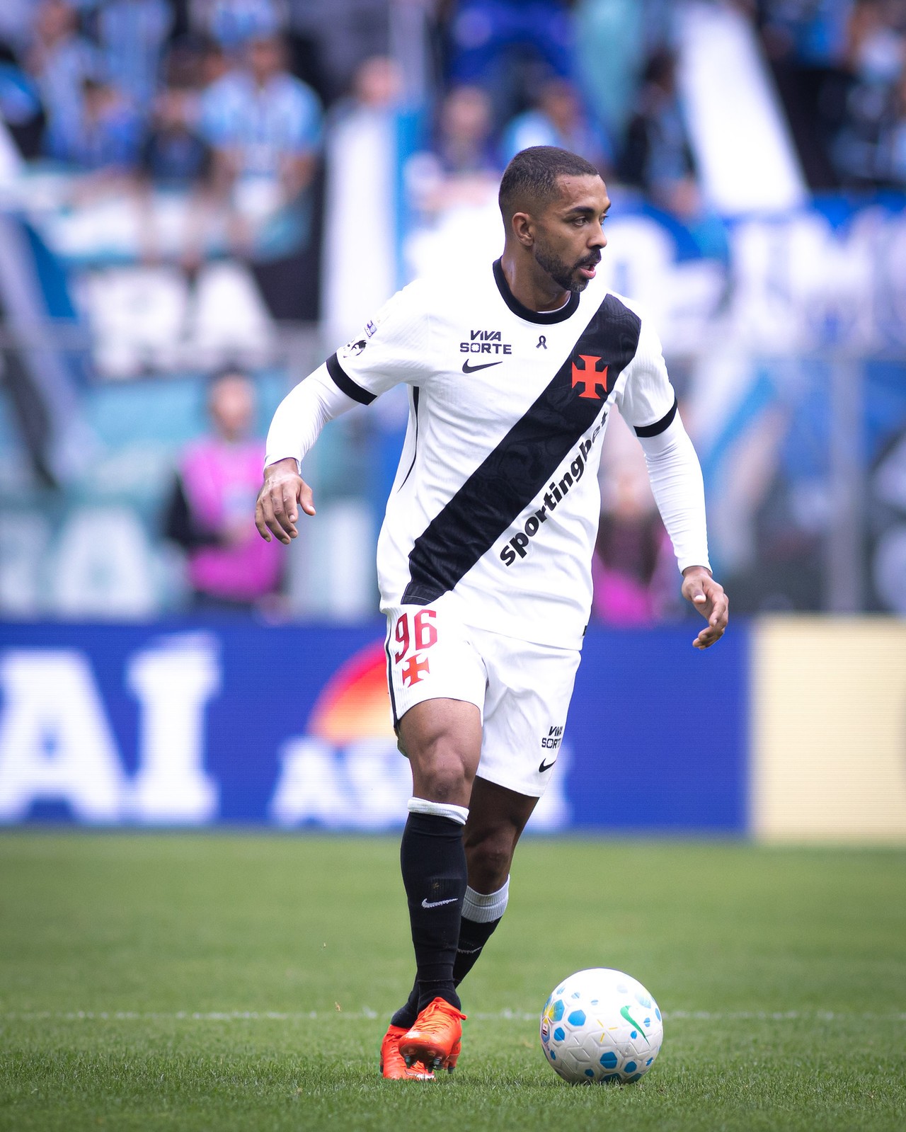 Paulo Henrique sente dores e vira dúvida no Vasco para o Boca