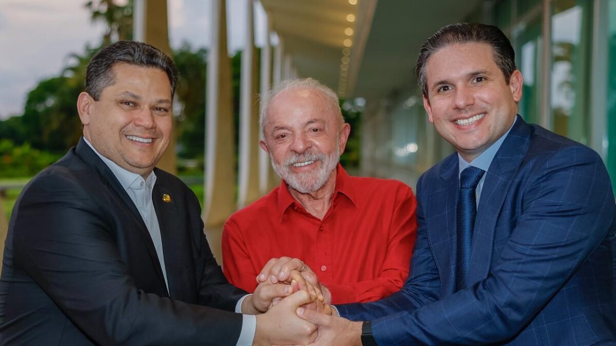Alcolumbre e Motta visitam Lula após reeleição