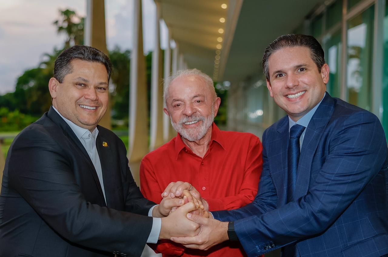 Alcolumbre e Motta visitam Lula após reeleição