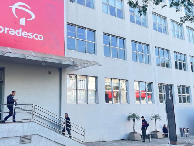 Lucro do Bradesco desacelera no 3º tri com inadimplência