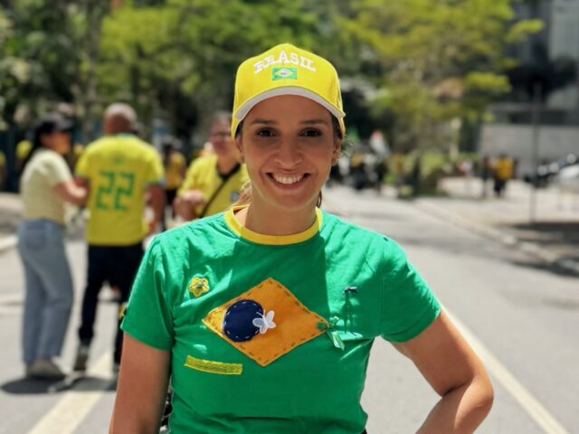 Ana Carolina Oliveira é atacada após apoiar Flávio