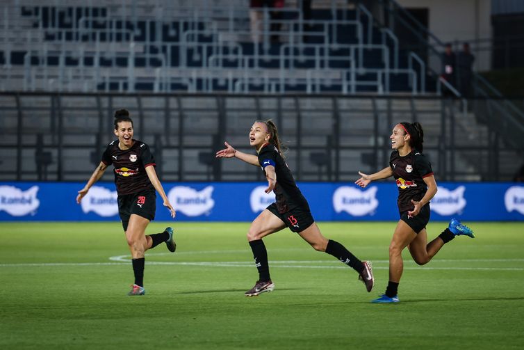 Inter e Bragantino avançam às semifinais da Copa do Brasil Feminina
