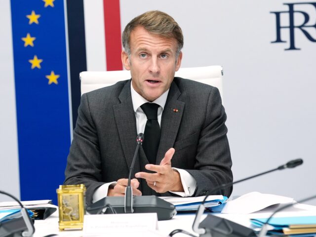 França restringe protestos e reforça segurança para sábado