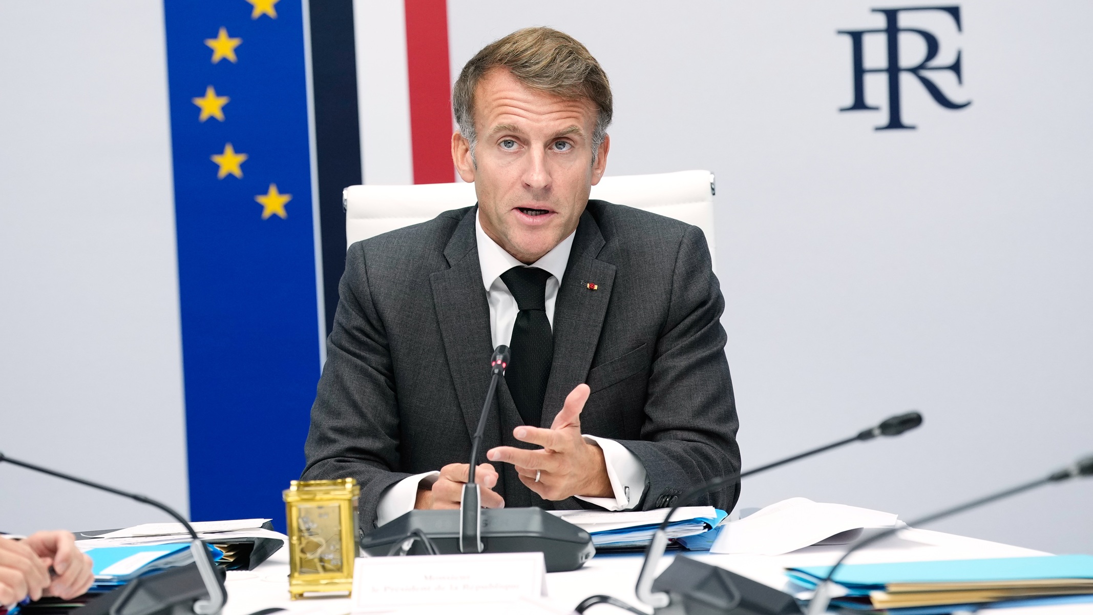 França restringe protestos e reforça segurança para sábado