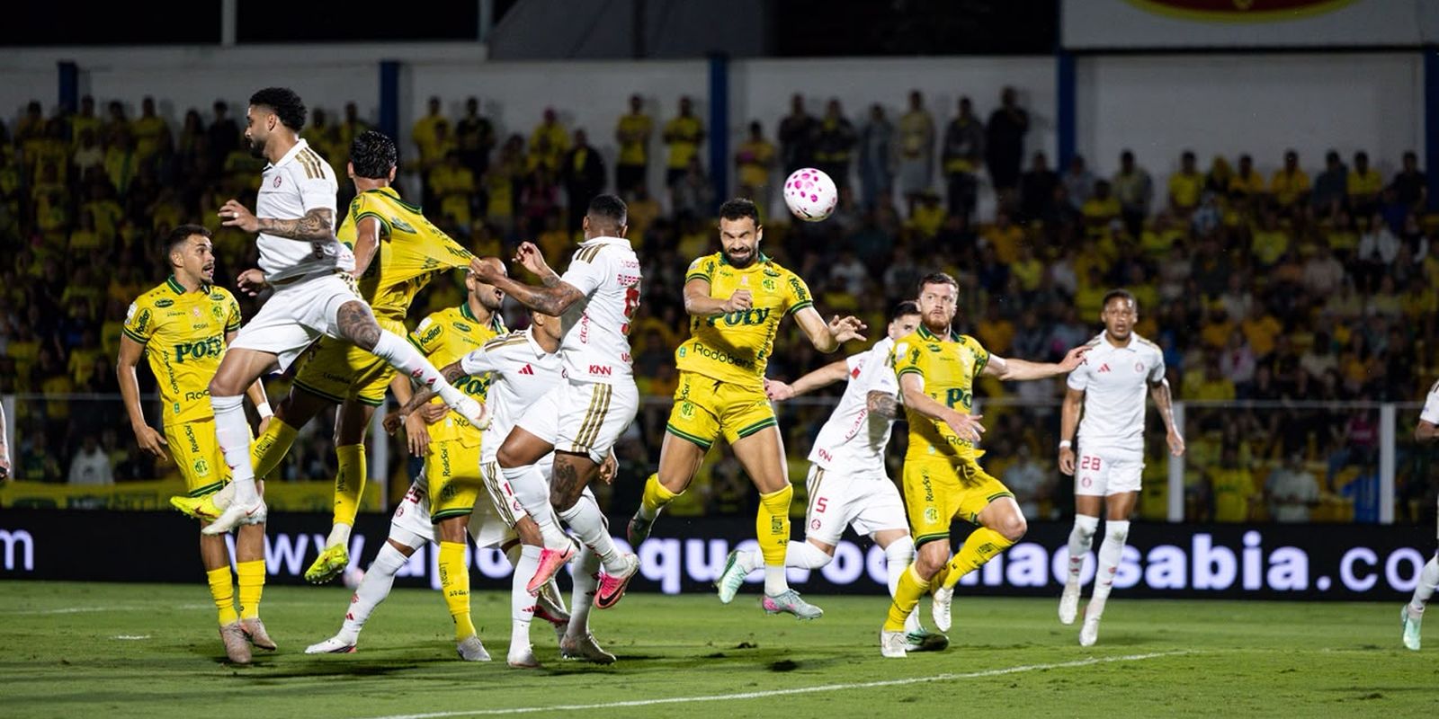 Mirassol vence Inter e complica rival no Brasileirão