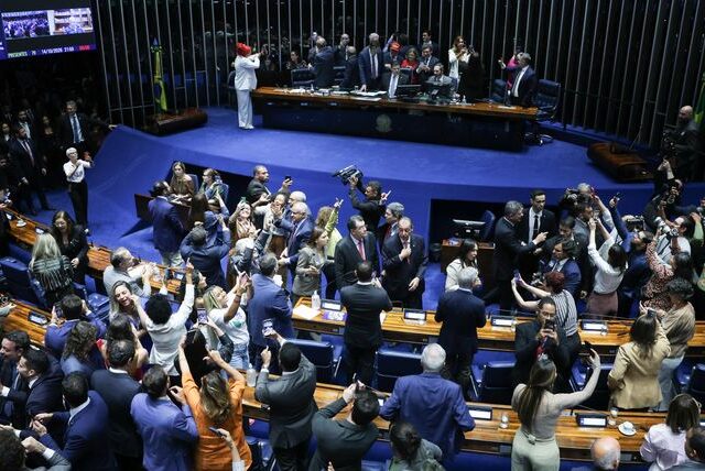 Imprensa estrangeira vê vitória de Lula no fim da 6x1
