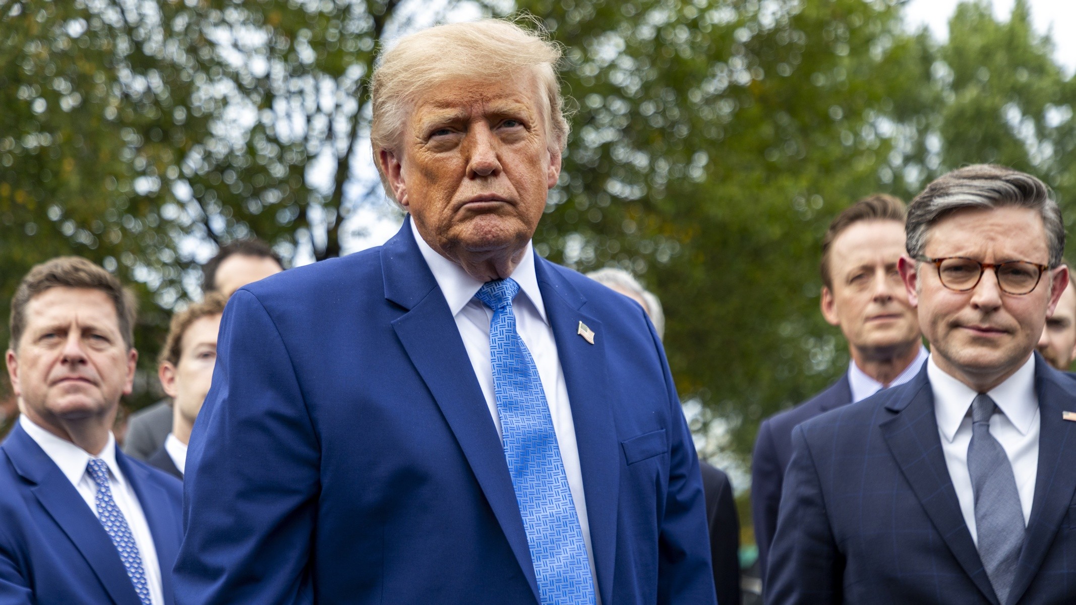 Trump evita apoio explícito a Flávio Bolsonaro no 2º turno